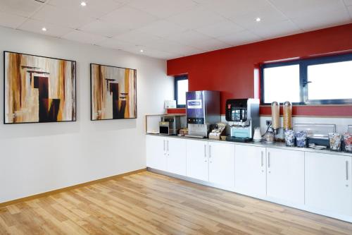 Travelodge Barcelona Fira - image 3