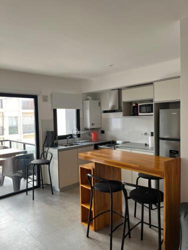 Departamento con Cochera en zona Aldrey Guemes