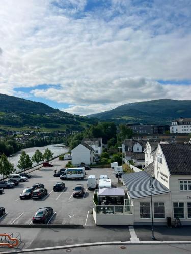 Luxury Balcony River View apt - Heart of Voss in Vossevangen