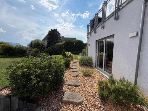Le Chardonne - Designer's home with a stunning lake and mountain view in Corseaux
