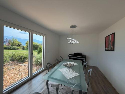 Le Chardonne - Designer's home with a stunning lake and mountain view in Corseaux