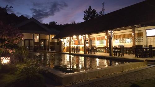 Restaurant, Cocotinos Lembeh a Boutique Dive Lodge in Bitung