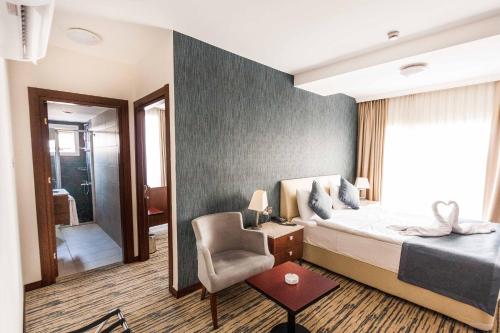 Port View Hotel - image 14