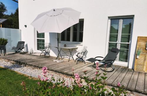 Ferienwohnung Buchwald mit schöner Holzterrasse in Übersee, Deutschland