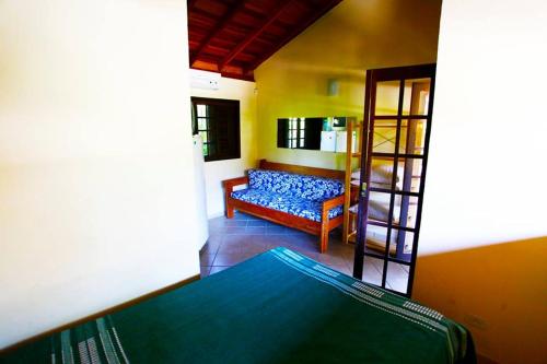 1 double bed, 2 twin beds