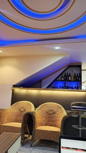 ล็อบบี้, MB California Guest House in โบนาเมรี