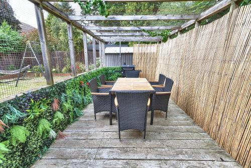 Open Mind Property- 6BRHome, HotTub & Free Parking in Titchfield