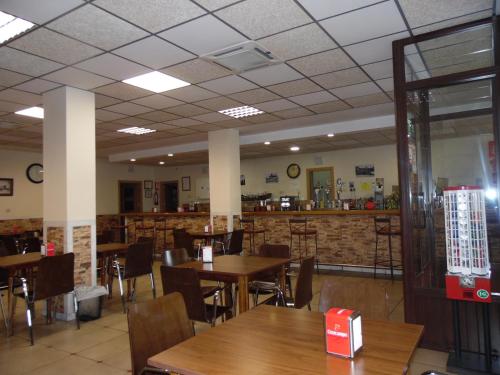 ผับ/เลาจน์, Hostal Arias in ซาฟรา / เลเรนา