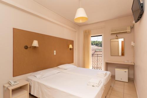 3 twin beds