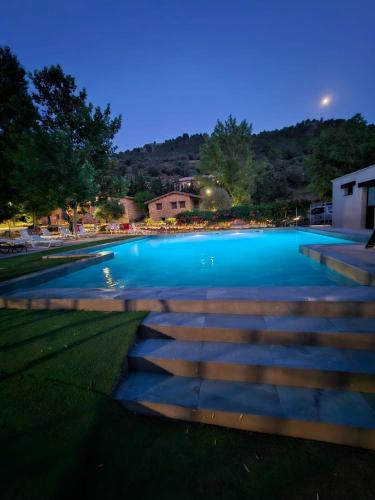 2 bedrooms, 3 beds