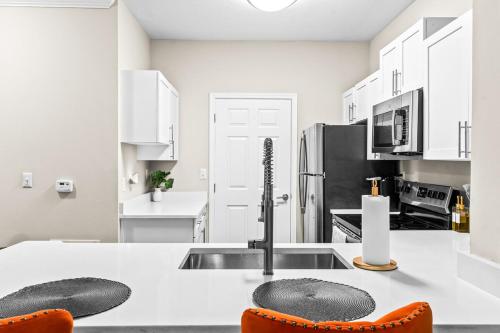 Cozy Oasis, Mins from ATL, Free Parking and Pool in Plymouth Colony