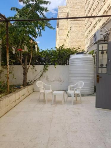 Modern Studio with private Patio - Shmeisani Amman - image 2