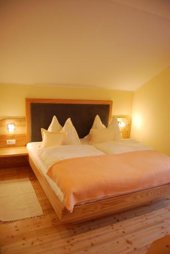 Appartement Zweikofelblick in เยนิจ