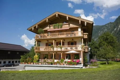 Landhaus Kumbichl - Fam. Kröll in Mayrhofen, Österreich