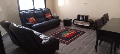 Nakhili in Niaga Dakar