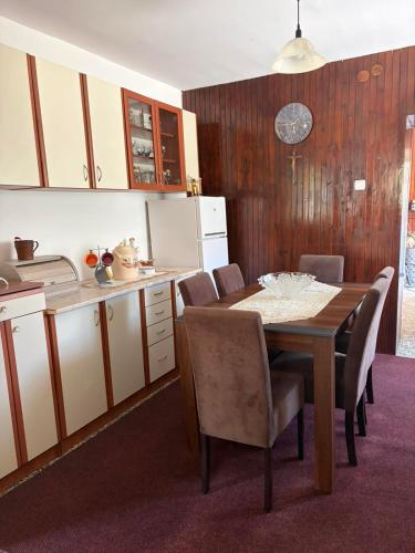 Marovic Apartment - image 4