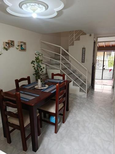 Casa Entre Hilos y Madera