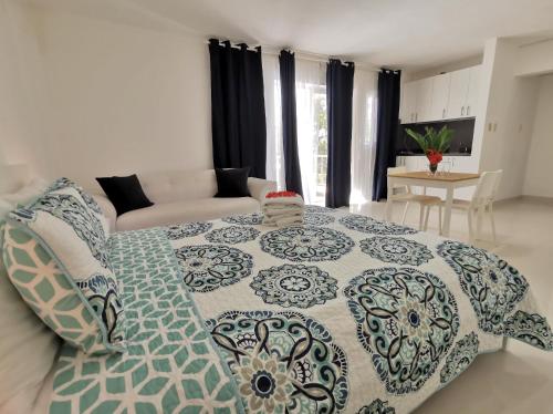 condo caribbean location on the beach - image 2