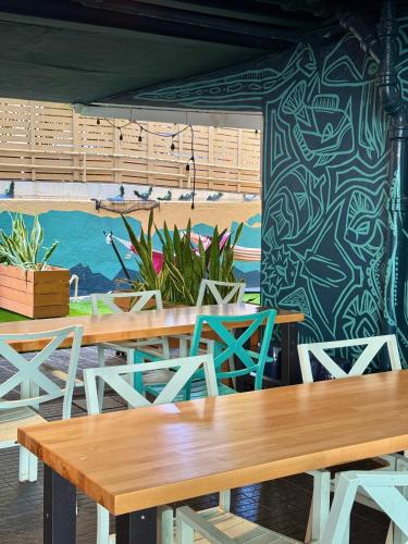 Polynesian Hostel Beach Club 2