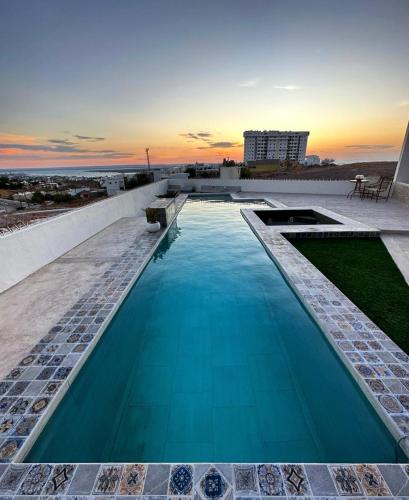 Luxury Sunset Retreat 3BR 3BA Pool