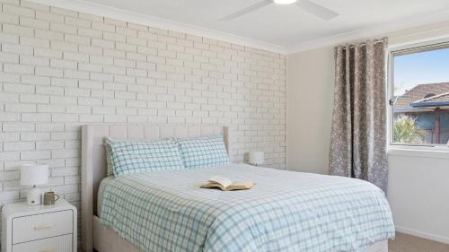 Barefoot Beach House - Lifestyle Yamba - image 2