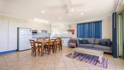 Pippi View 1 - Lifestyle Yamba - image 4