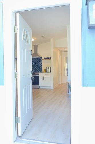 keuken, Blue Jay Bungalow in Safety Harbor