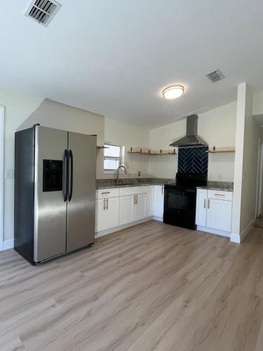 keuken, Blue Jay Bungalow in Safety Harbor