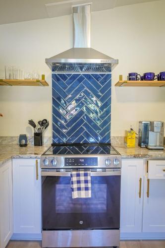 keuken, Blue Jay Bungalow in Safety Harbor