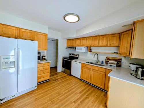 Létesítmények, Spacious Cary Home Gym, Game Room, Huge Fenced Yard! in Cary Belváros