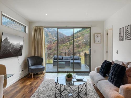 Shotover River 2 Bedrooms Luxury - image 4