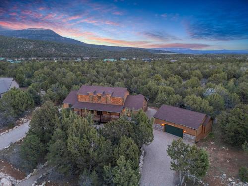 . East Zion Trails Retreat-Hot tub, Resort Amenities, Exceptional