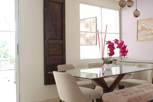 Casa Fontana - 3BR Home with Terrace & Free Parking - image 3