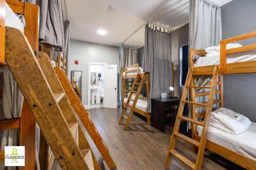 Shared room, female dormitory, 8 guests