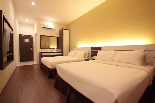 2 double beds
