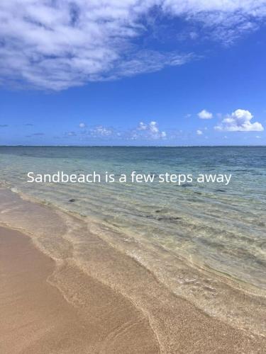 Wake Up to the Ocean - Beachfront Studio