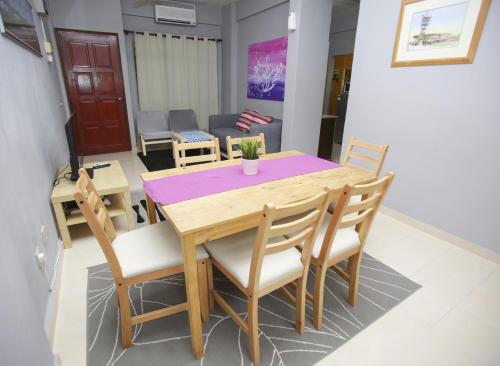 Putra Harmoni Putrajaya (Tiny Suite, 3 AC Bedrooms, 1 Bath, WiFi, Ground Floor) by MRK photo 1
