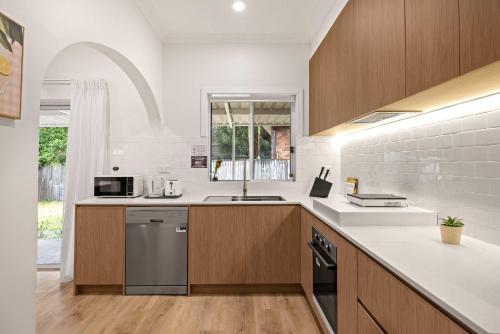 Inviting Single Room with Sunlit Comfort - Matraville - Shared Bathroom and Amenities in Little Bay