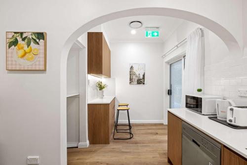 Inviting Single Room with Sunlit Comfort - Matraville - Shared Bathroom and Amenities in Little Bay