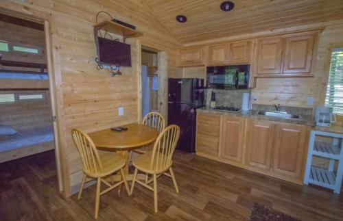 Kitchen, Oakzanita Springs Camping Resort Cottage 4 in Descanso (CA)