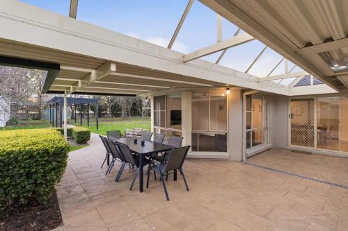 Casa Cypress, Home Near Bowral with Garden and BBQ in Bowral