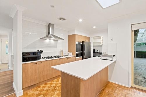 Casa Cypress, Home Near Bowral with Garden and BBQ in Bowral