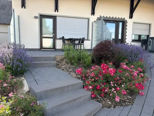Kamin-Apartment Bodanum mit eigener Terrasse - naturnahe Ortsrandlage - VDSL - 10 min zum Nürburgring in Bodenbach, Deutschland