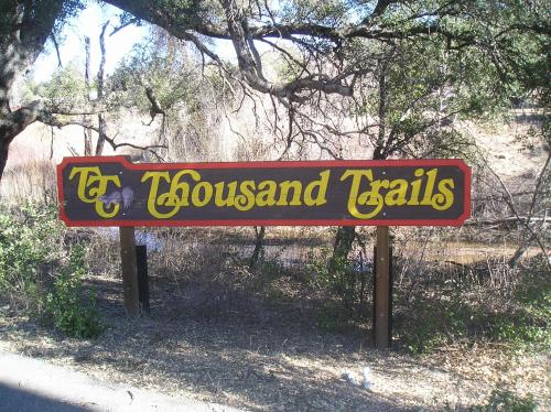 Oakzanita Springs Camping Resort Cottage 3 - image 2