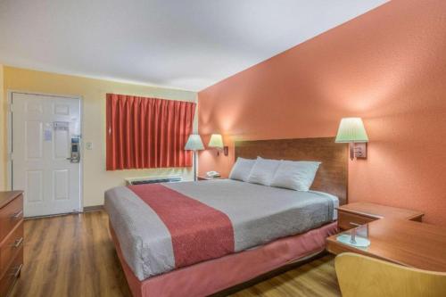 Rodeway Inn & Suites – Macon, GA