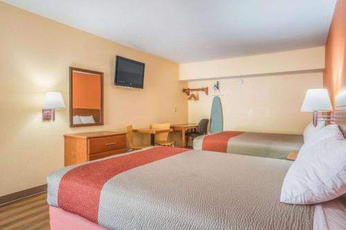 Rodeway Inn & Suites – Macon, GA