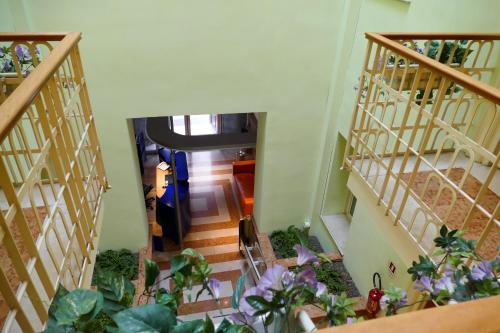Visa Residence - image 6