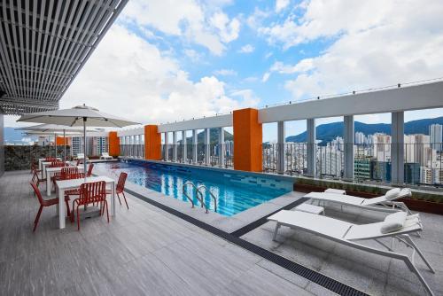 Swimming pool, Hotel HLB in Yeonje-gu