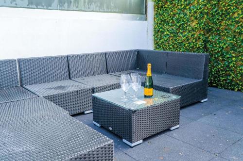 Charlton Mews - 2 Bedroom Apartment - Tenby - image 4