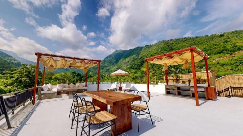 Villa Bacchanalia - 2 bedrooms-Pool-Garden-Rooftop 2